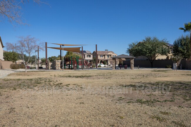 Building Photo - 17809 W Lincoln St