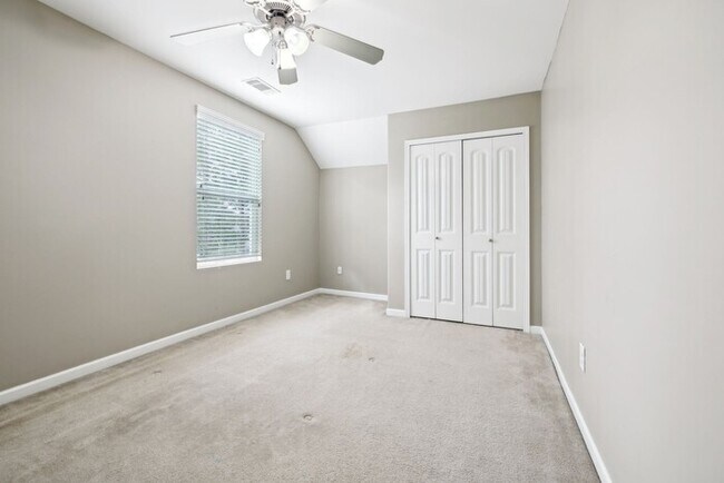 Building Photo - 3 Bedroom 3 Bath Home in Mt Juliet Now Lea...