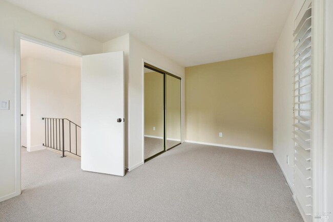 Building Photo - 127 Crescent Ave
