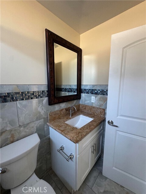 Building Photo - 3533 W 109th St