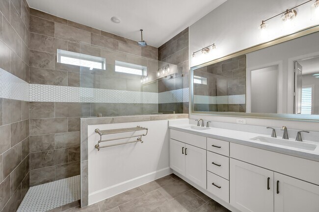 Building Photo - 32336 Noble Crk Dr