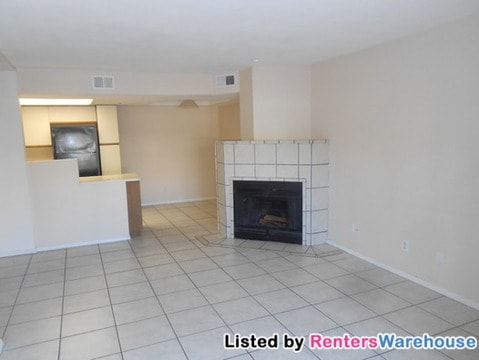 Building Photo - 1840 E Morten Ave