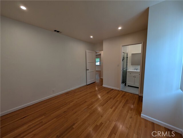 Building Photo - 1108 E Altadena Dr