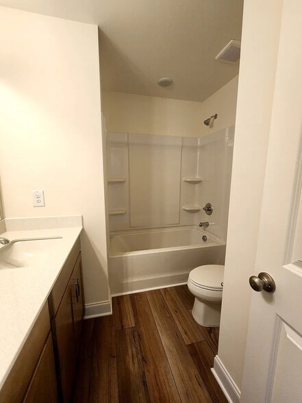 Building Photo - Room in Townhome on Caddis Bnd