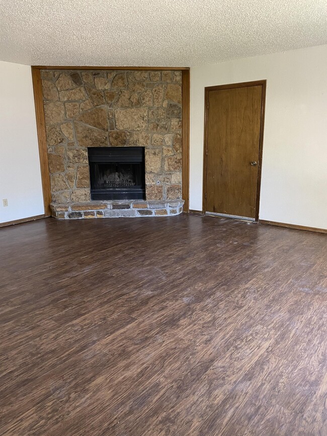 Building Photo - 12606 Abbotts Way