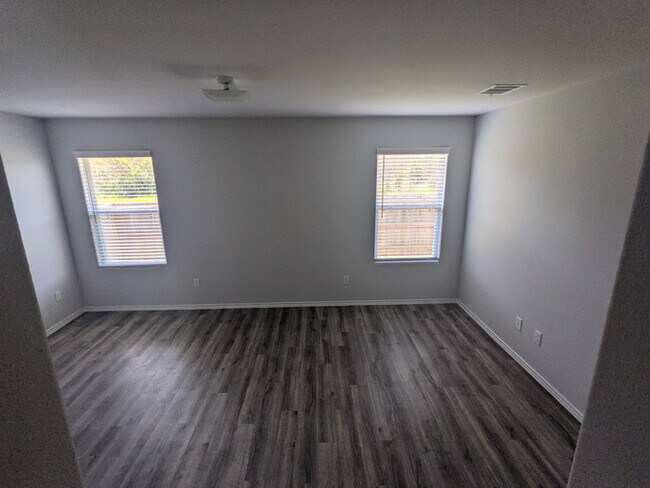 Building Photo - Leonard Crossing - 1136 Crossing Drive, Br...