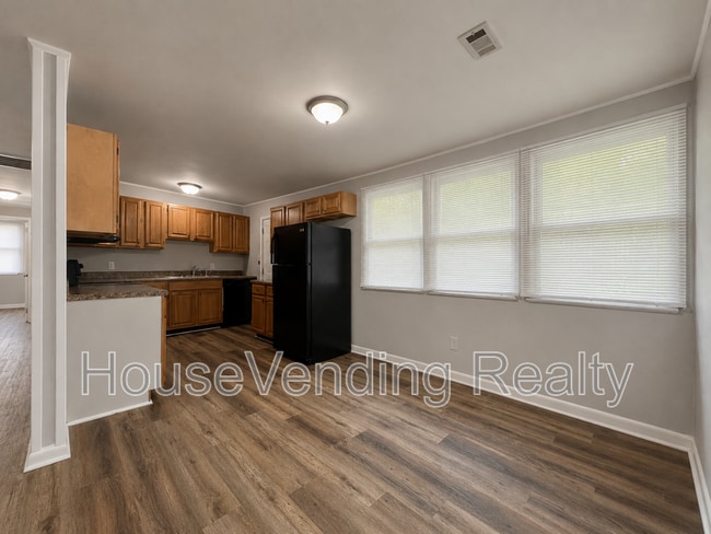 Building Photo - 2221 Compton Dr