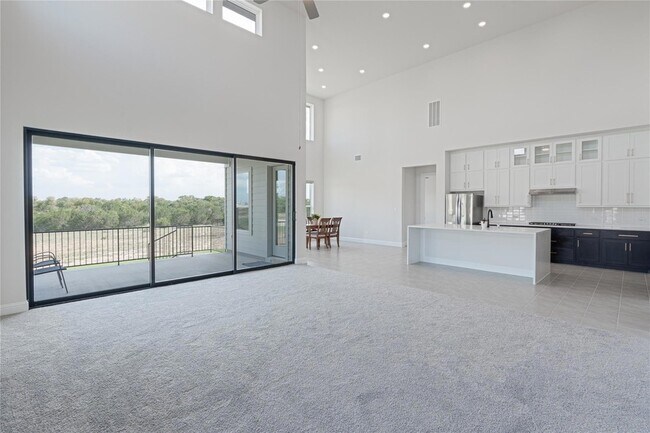 Building Photo - 301 Northcrest Dr