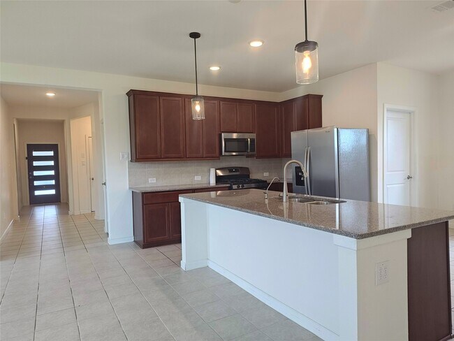 Building Photo - 7802 Winter Hawk Cir