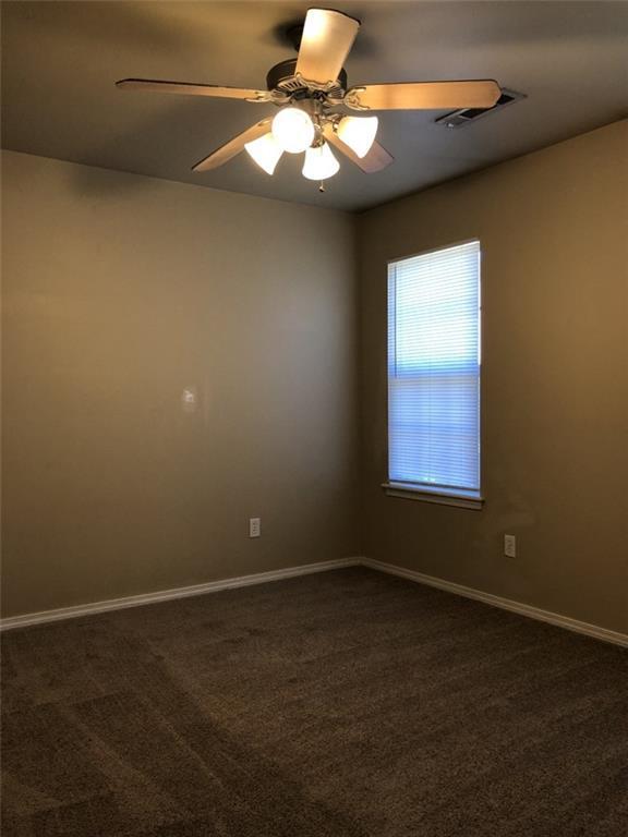 Building Photo - 1650 Willowbrook Dr