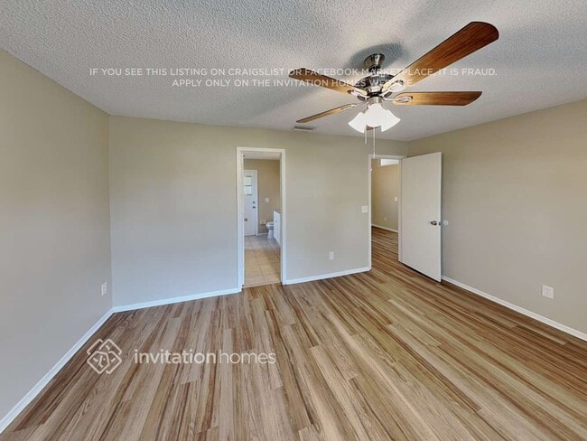 Building Photo - 2206 Fairmont Cir