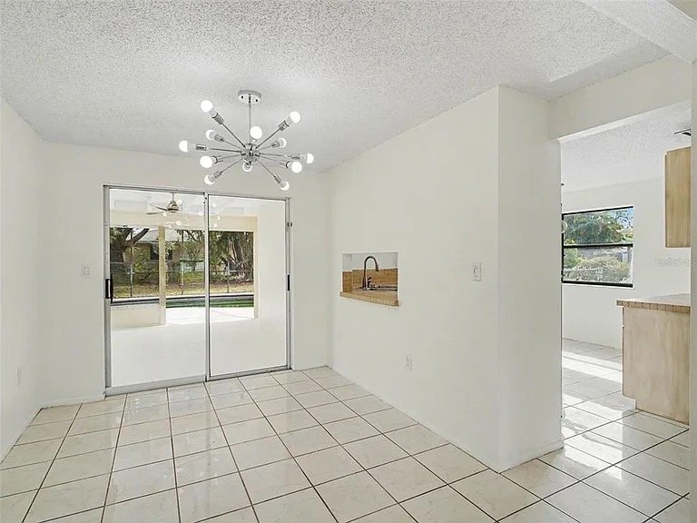 Building Photo - 4037 Maverick Ave