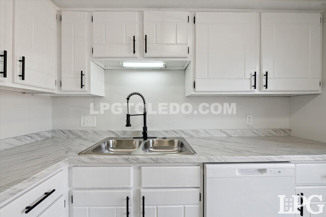 Building Photo - 1665 Brownstone Blvd