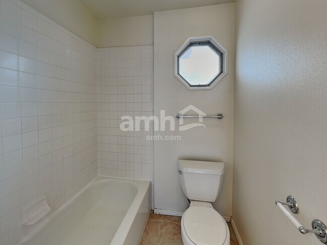 Building Photo - 11060 W Halstead Ct