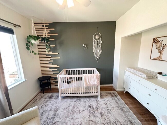 Building Photo - Brentwood 4 bd/2.5 bath with Speakeasy Room behind 2 car garage! Incredible backyard patio, outdo...