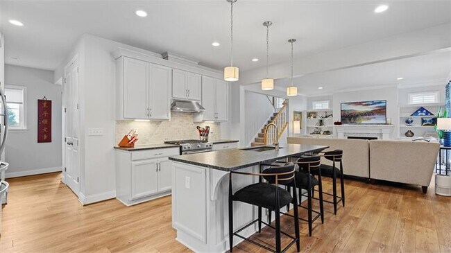 Building Photo - 504 Beneficial Dr