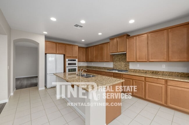 Building Photo - 3152 Overton Way