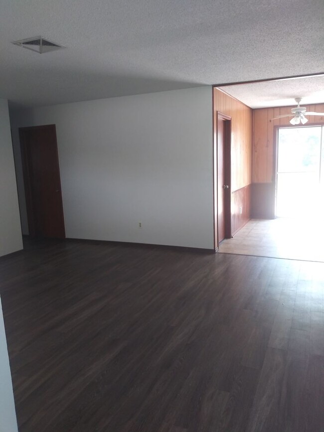 Building Photo - 4720 Spiva Dr