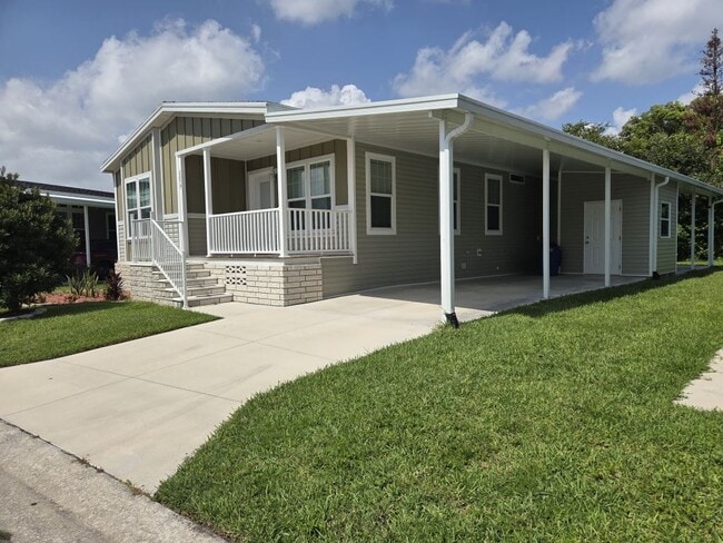 Building Photo - 2879 Canyon Dr