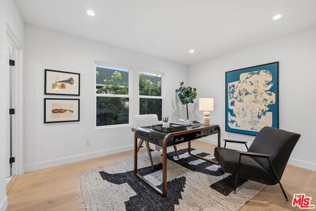 Building Photo - 4525 Greenbush Ave