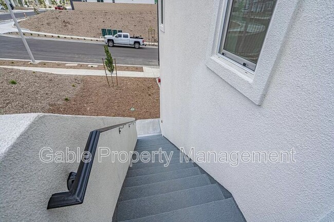 Building Photo - 28818 1/2 Saddle Cir