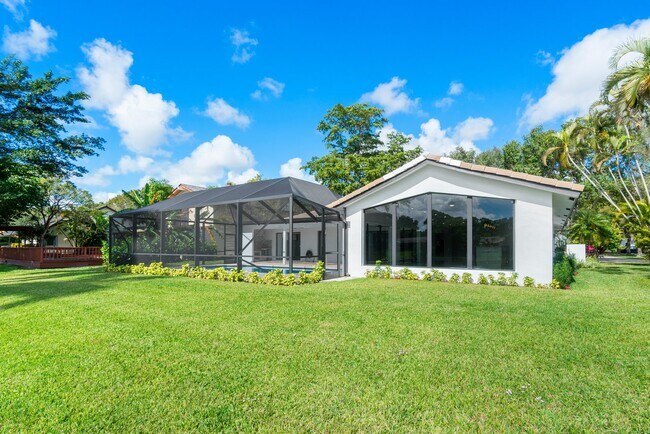 Building Photo - 3432 Pine Haven Cir