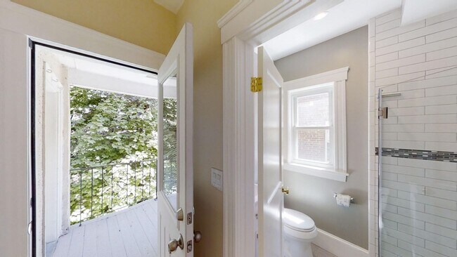 Building Photo - Deleaded * Runkle School District * 3-bed