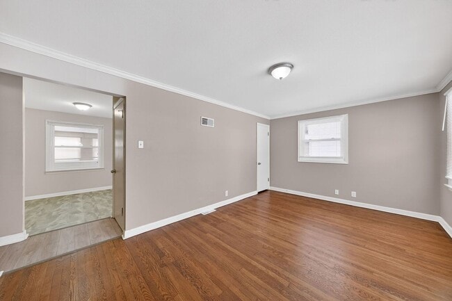 Building Photo - Now Accepting Section 8 – St. Louis, MO 3 bedroom /1 Bath Home in 63137