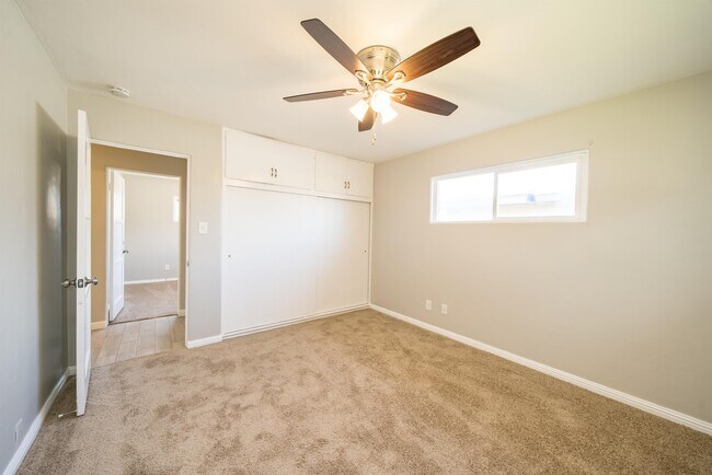 Building Photo - 1611 S Tremont St