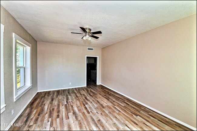 Building Photo - 615 Arizona Ave