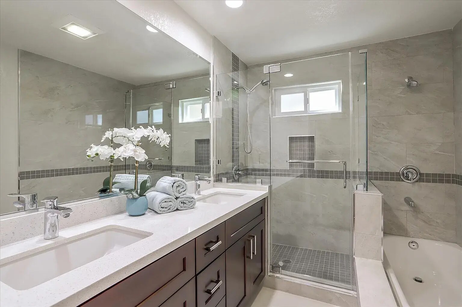 Building Photo - 4075 Beebe Cir