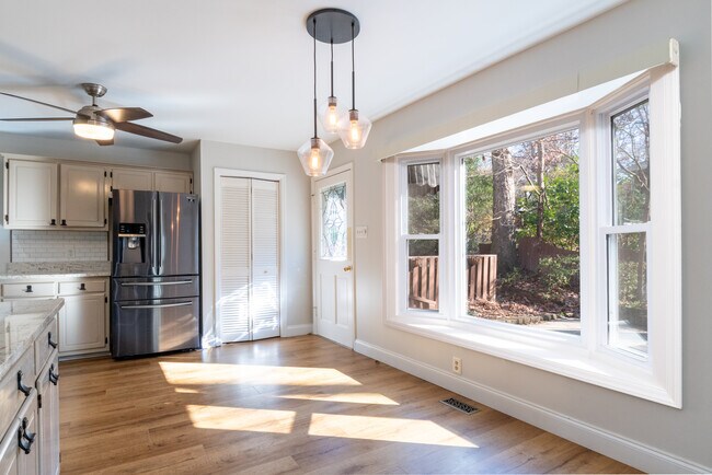 Building Photo - 5603 Ventura Dr