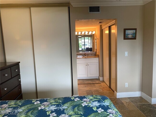 Building Photo - 7410 Lake Breeze Dr