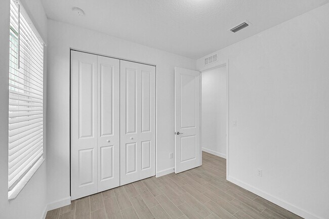 Building Photo - 3581 Angler Dr