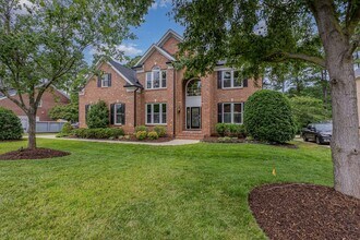Building Photo - Stylish Renovation with Golf Course Views in a Prime Raleigh Location!
