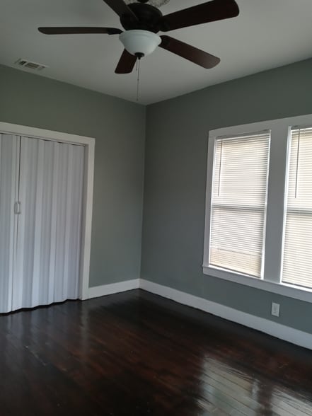 Building Photo - 224 Holland Ave