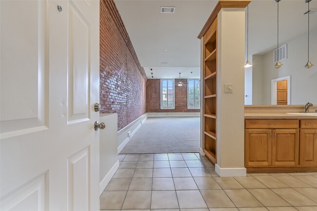 Building Photo - 2309 Harborside Dr