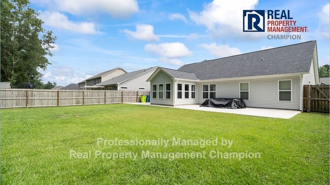 Building Photo - Perfect 3 BD 2 BA Home Just Minutes from MCAS Cherry Point