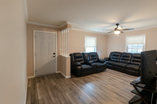 Building Photo - Rutland Ave