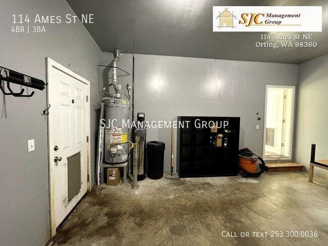 Building Photo - 114 Ames St NE