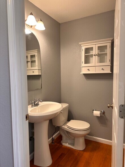 Building Photo - 2305 Blanche Ln