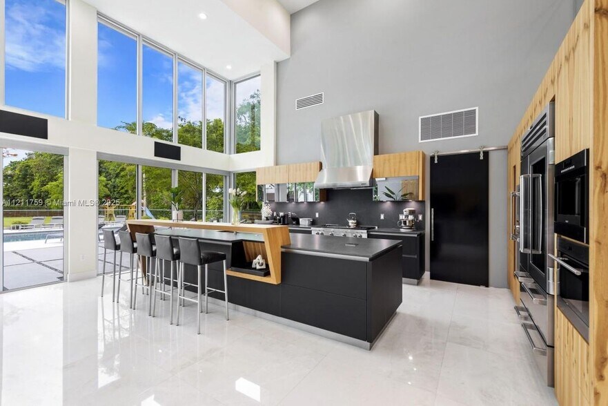 Building Photo - 14305 Stirling Rd