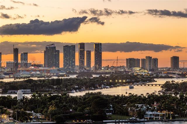 Building Photo - 650 West Ave