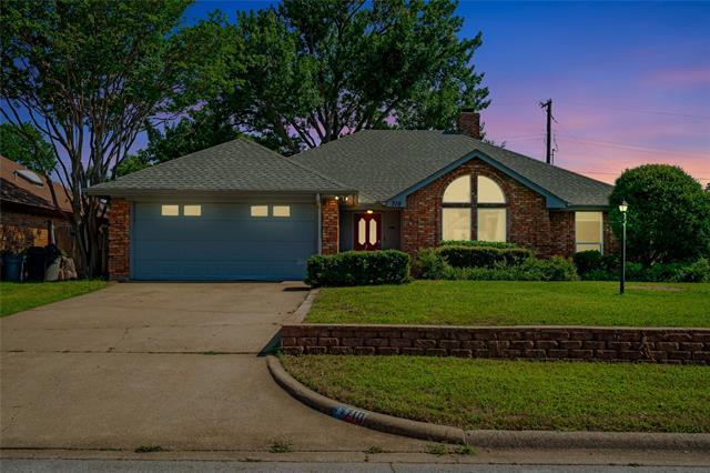 Building Photo - 710 Oak Ln