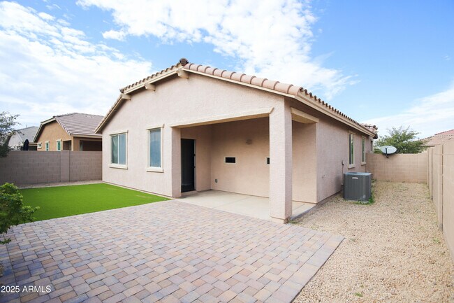 Building Photo - 1709 Grenadine Rd