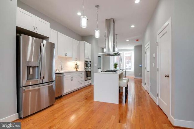 Kitchen - 937 R St NW