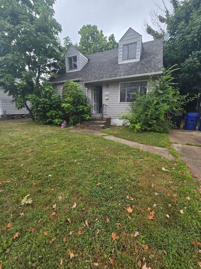 Building Photo - 14205 Sylvia Ave