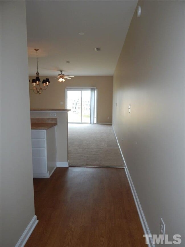 Building Photo - 210 Montview Way