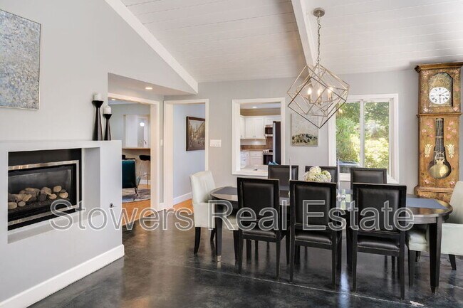 Building Photo - 714 Glenside Cir