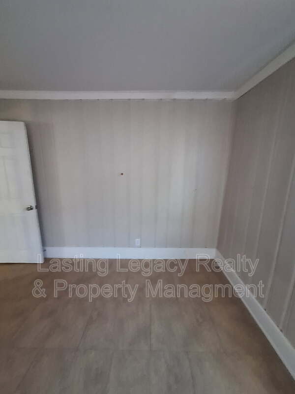 Building Photo - 4221 Glenn Hi Rd